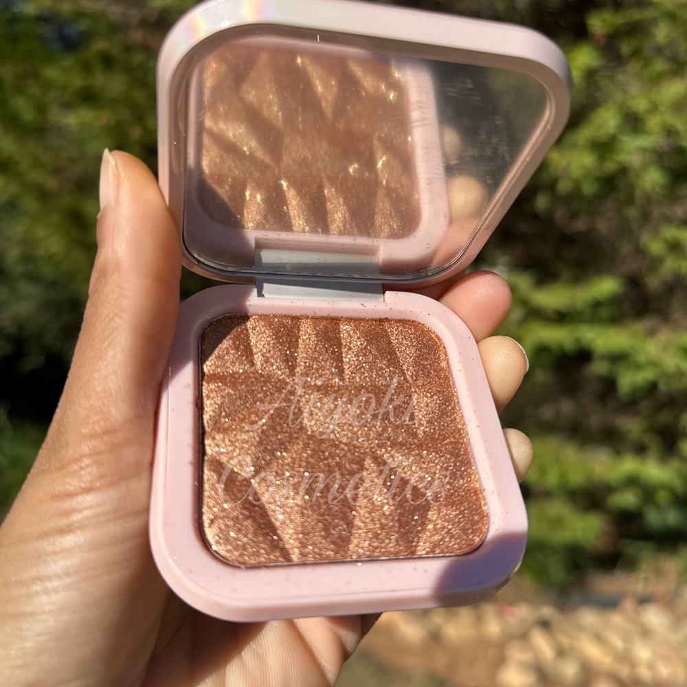 Solar Cashmere ☀️ Warm Bronze Luxury Highlighter